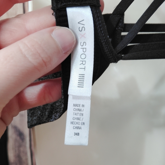 2 For 30$ Victoria Secret Sports Gray and Black Sports Bra Size 34B - Picture 5 of 6